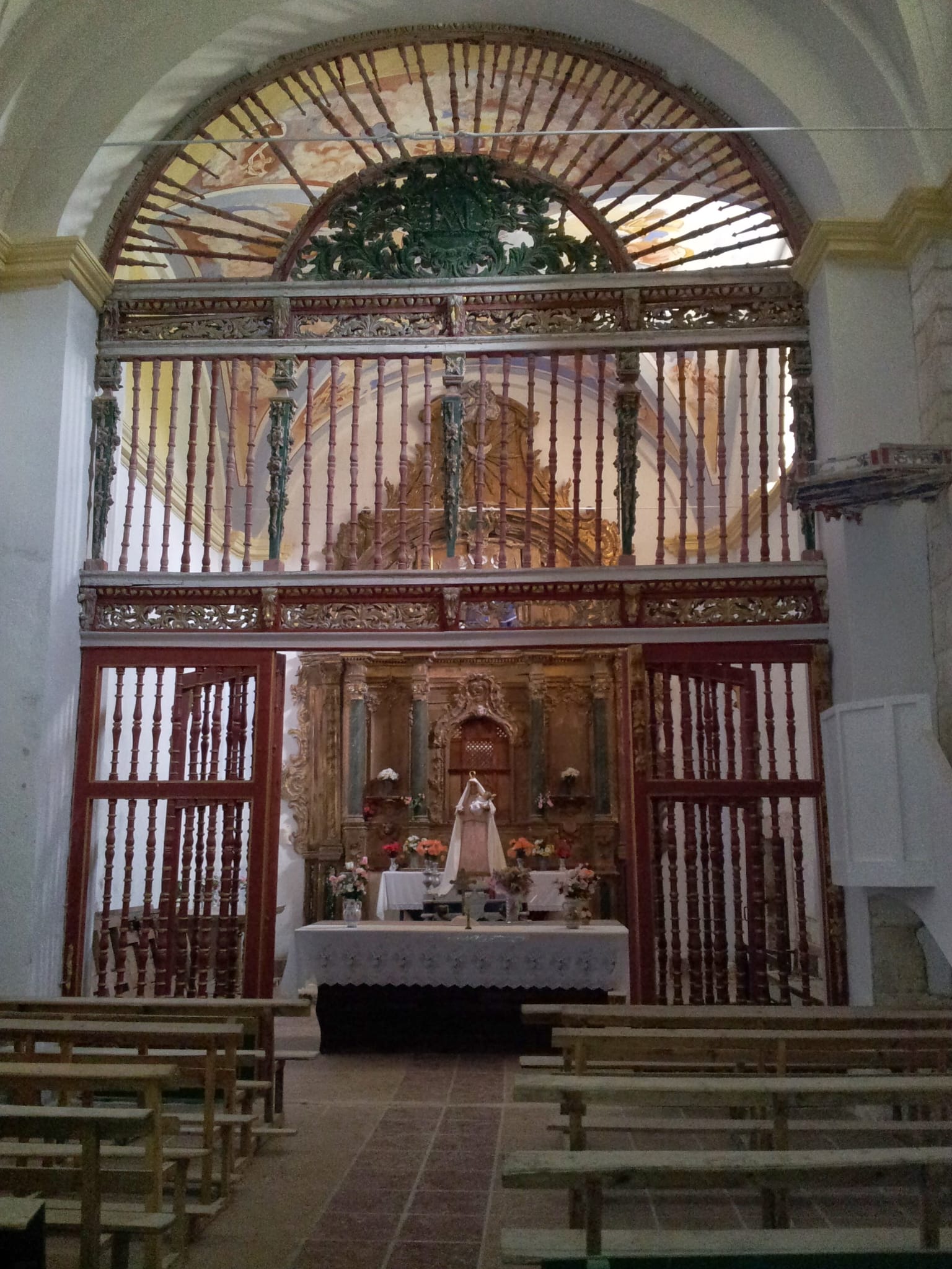 Interior de la ermita de Nª Sª de Los Hoyos de El Pozuelo.