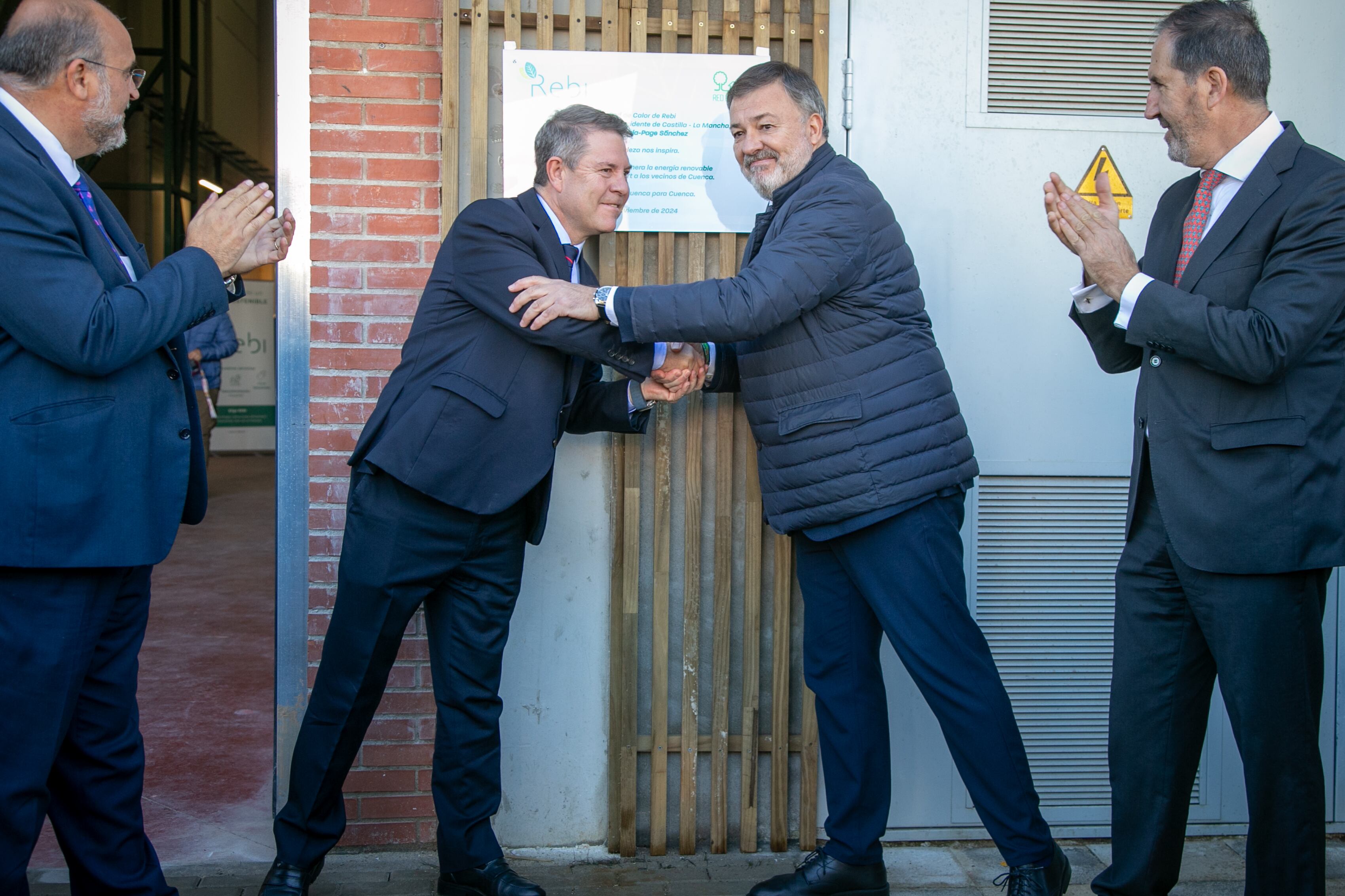 Alberto Gómez, presidente ejecutivo de Rebi, con el presidente de la Junta de Castilla-La Mancha Emiliano García-Page y el alcalde de Cuenca, Darío Dolz