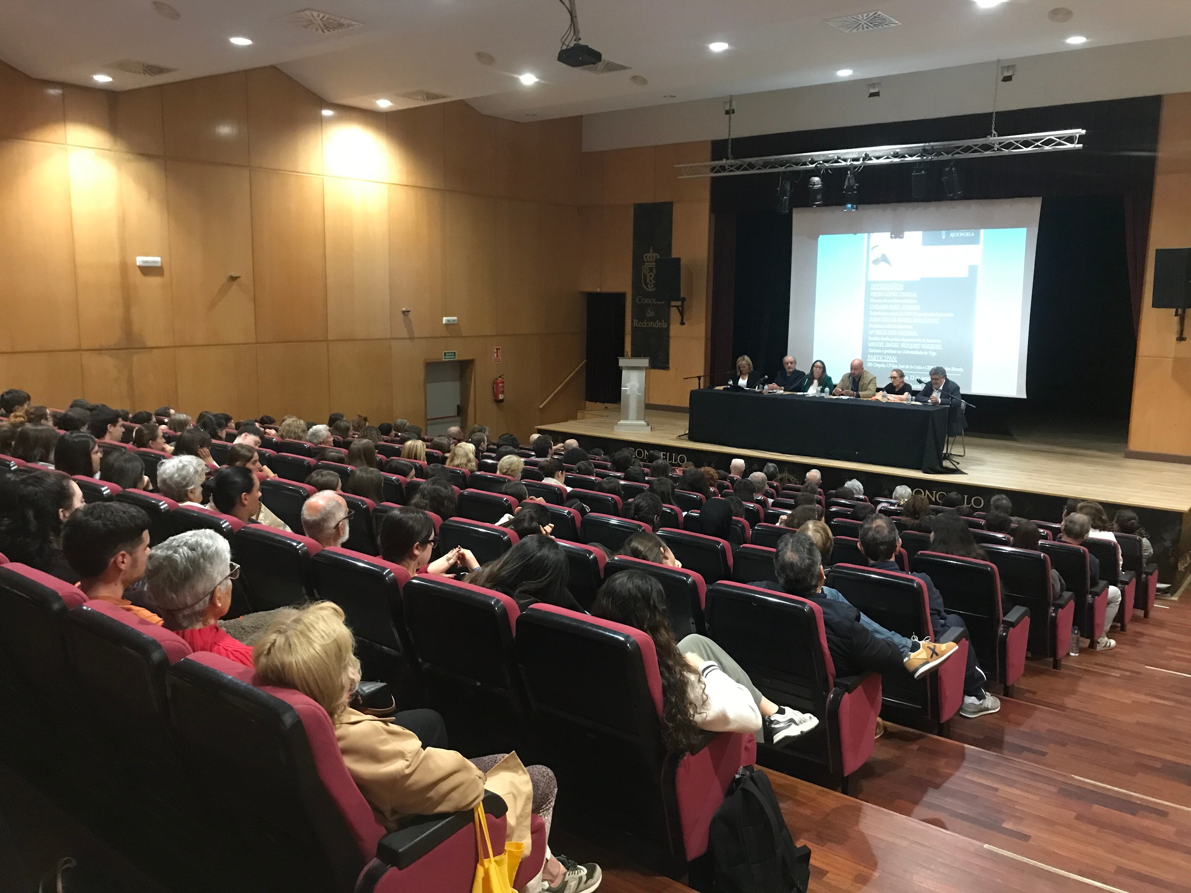 Imagen del auditorio de Chapela al completo