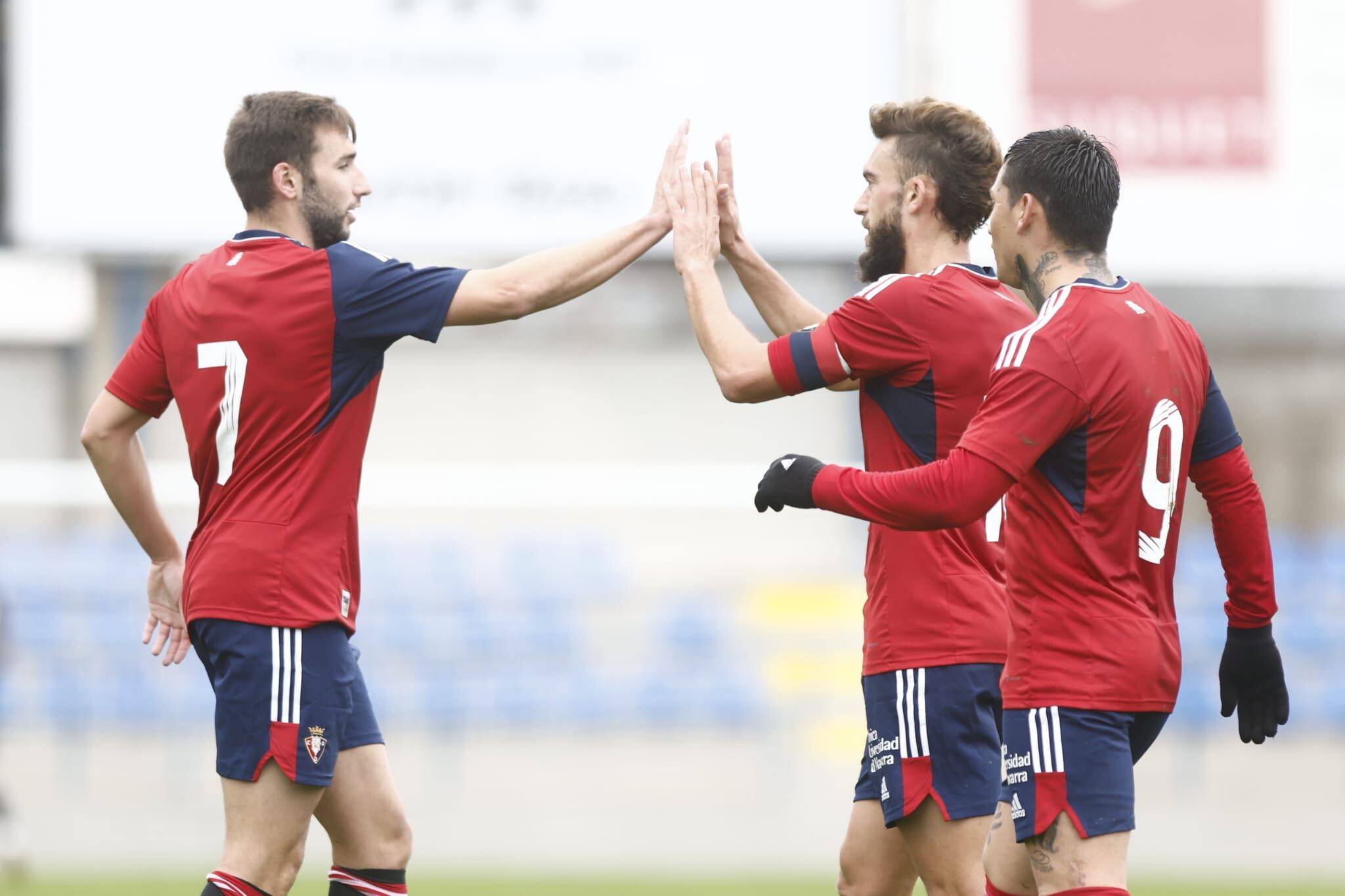 Roberto Torres y Moncayola tras marcar el tercer gol de Osasuna en Palamós