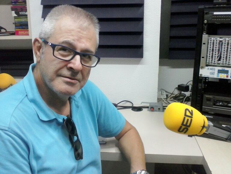 Ernesto López, Educador vial, en los estudios de Radio elda SER