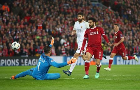 Salah marca el segundo gol ante la Roma.