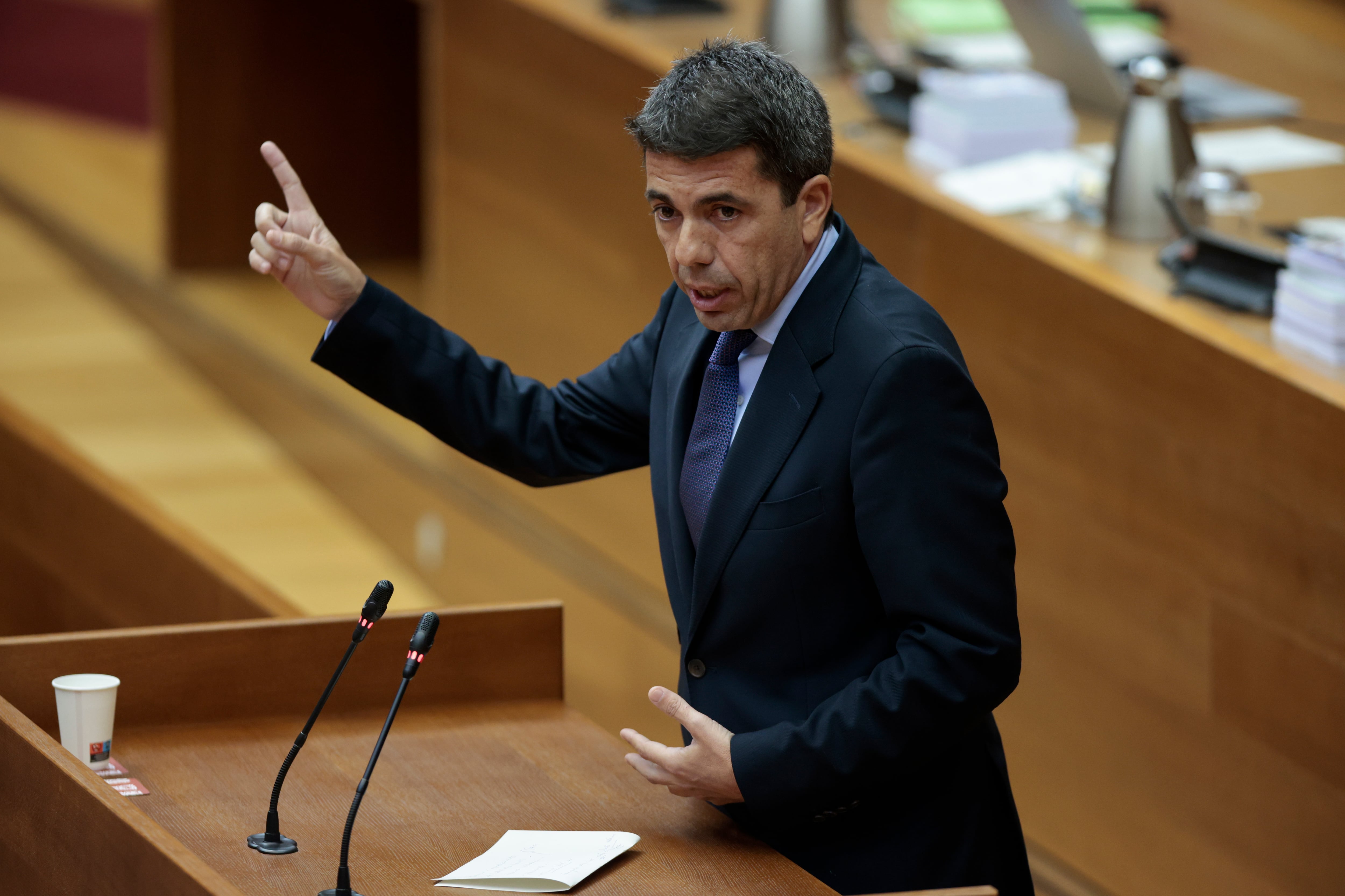 El president de la Generalitat, Carlos Mazón, durante su intervención en la sesión de control en Les Corts Valencianes del pasado 29 de febrero.