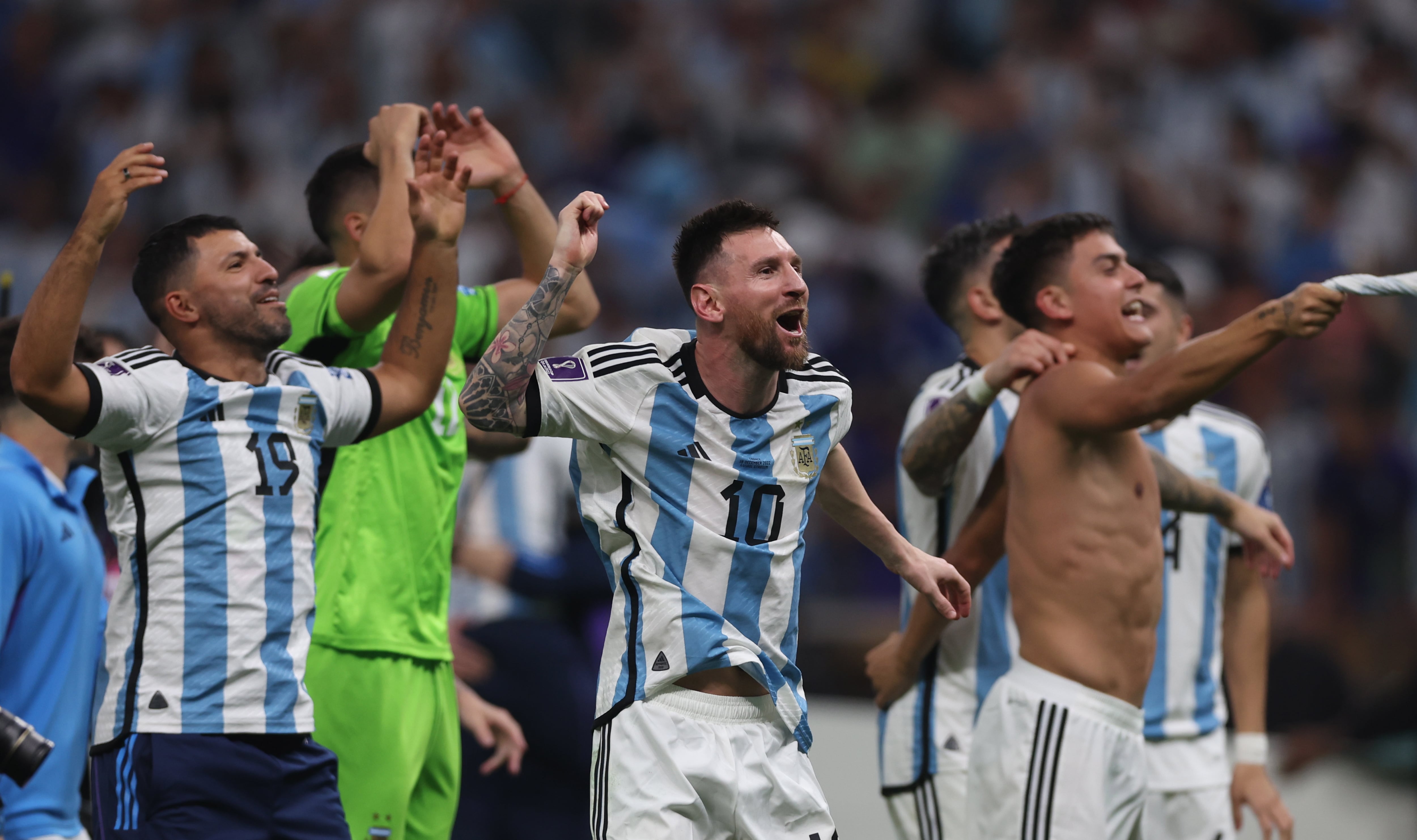 Los jugadores de la selección argentina celebran su tercer Mundial.