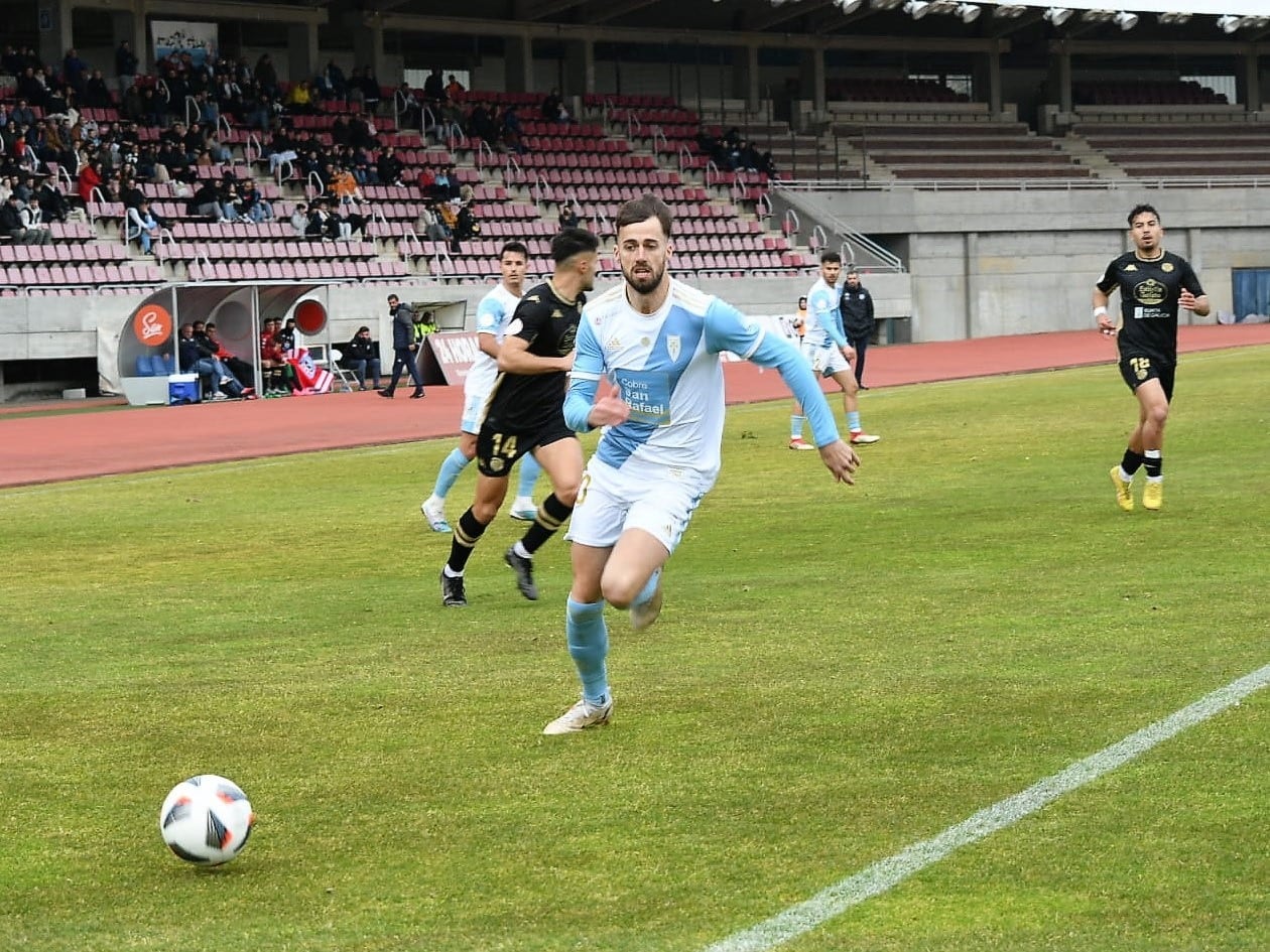 Juan Parapar volvió a marcar para la SD Compostela