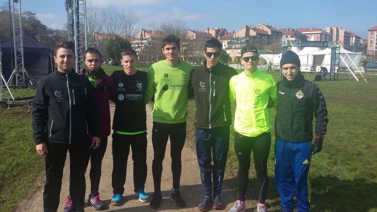 Atletas del Camisetas Económicas Elda en Gijón