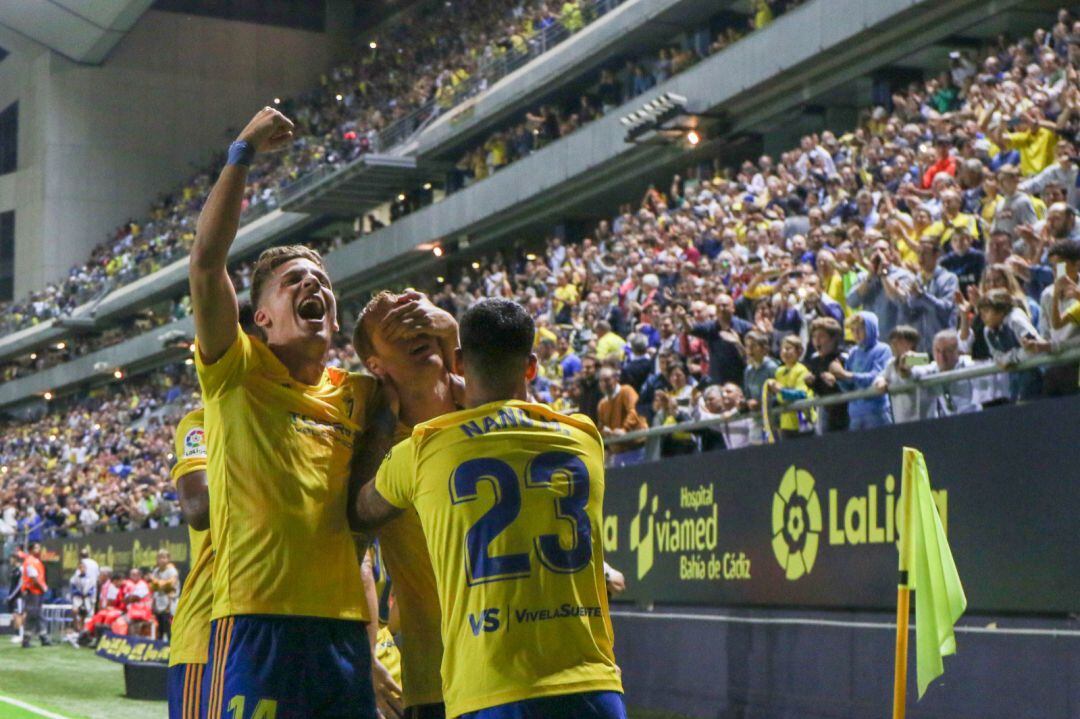 El Cádiz festeja el segundo tanto ante Las Palmas