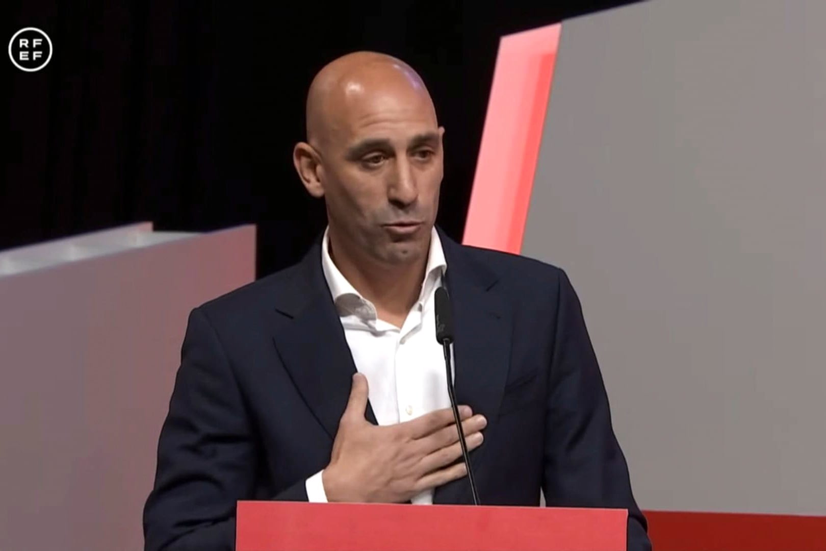 El presidente de la Real Federación Española de Fútbol, Luis Rubiales, durante su intervención en la Asamblea General.