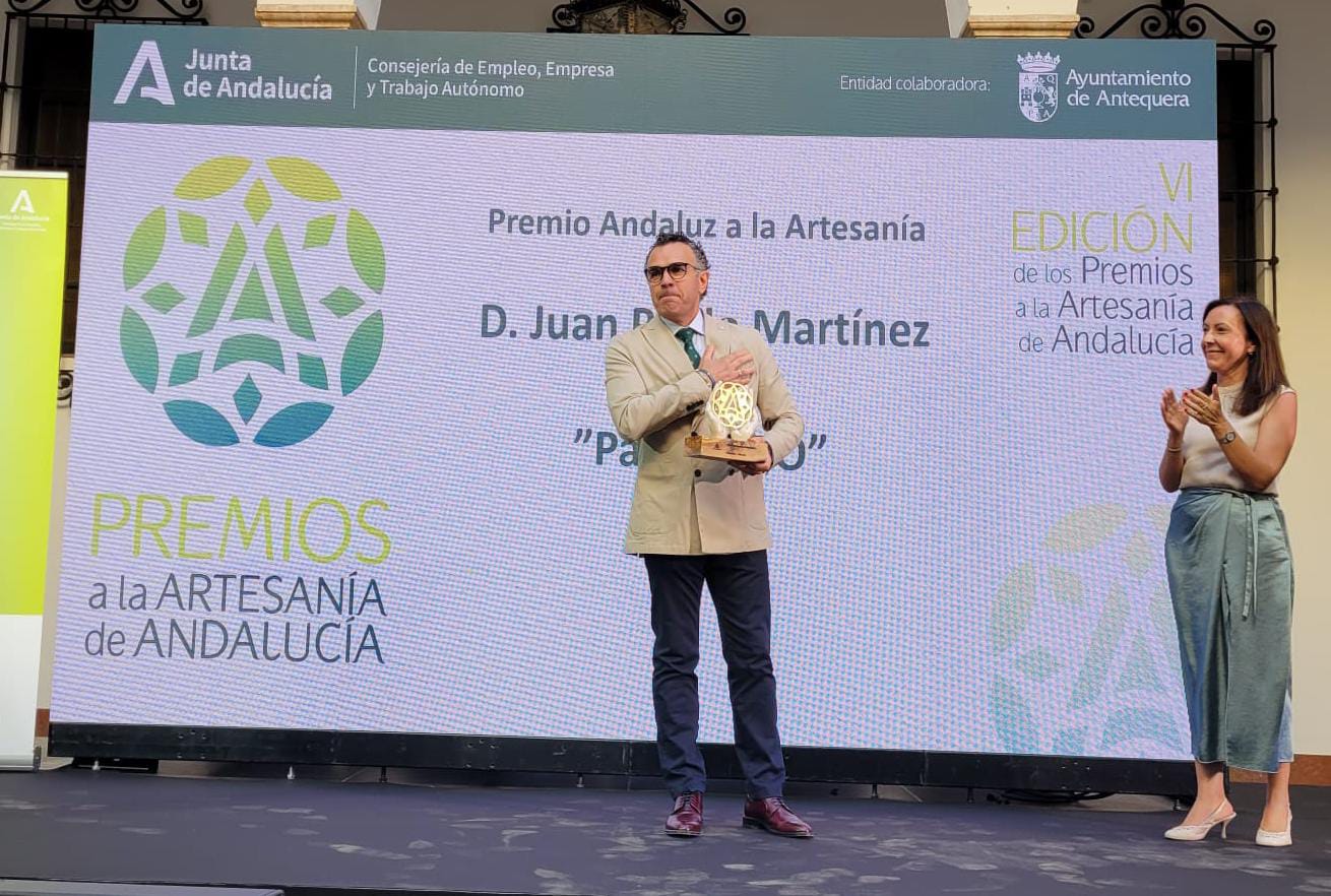 Pablo Tito recoge su Premio Andaluz de Artesanía