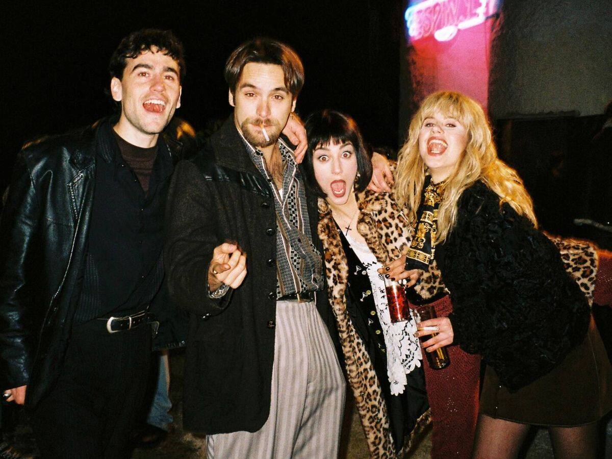 En el rodaje de 'La ruta': la revolución detrás de la fiesta en la Valencia Destroy