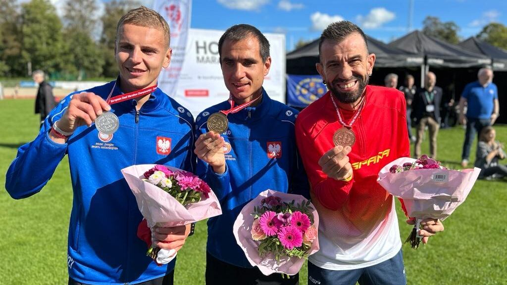 Juanma González con los polacos que ocuparon las primeras posiciones