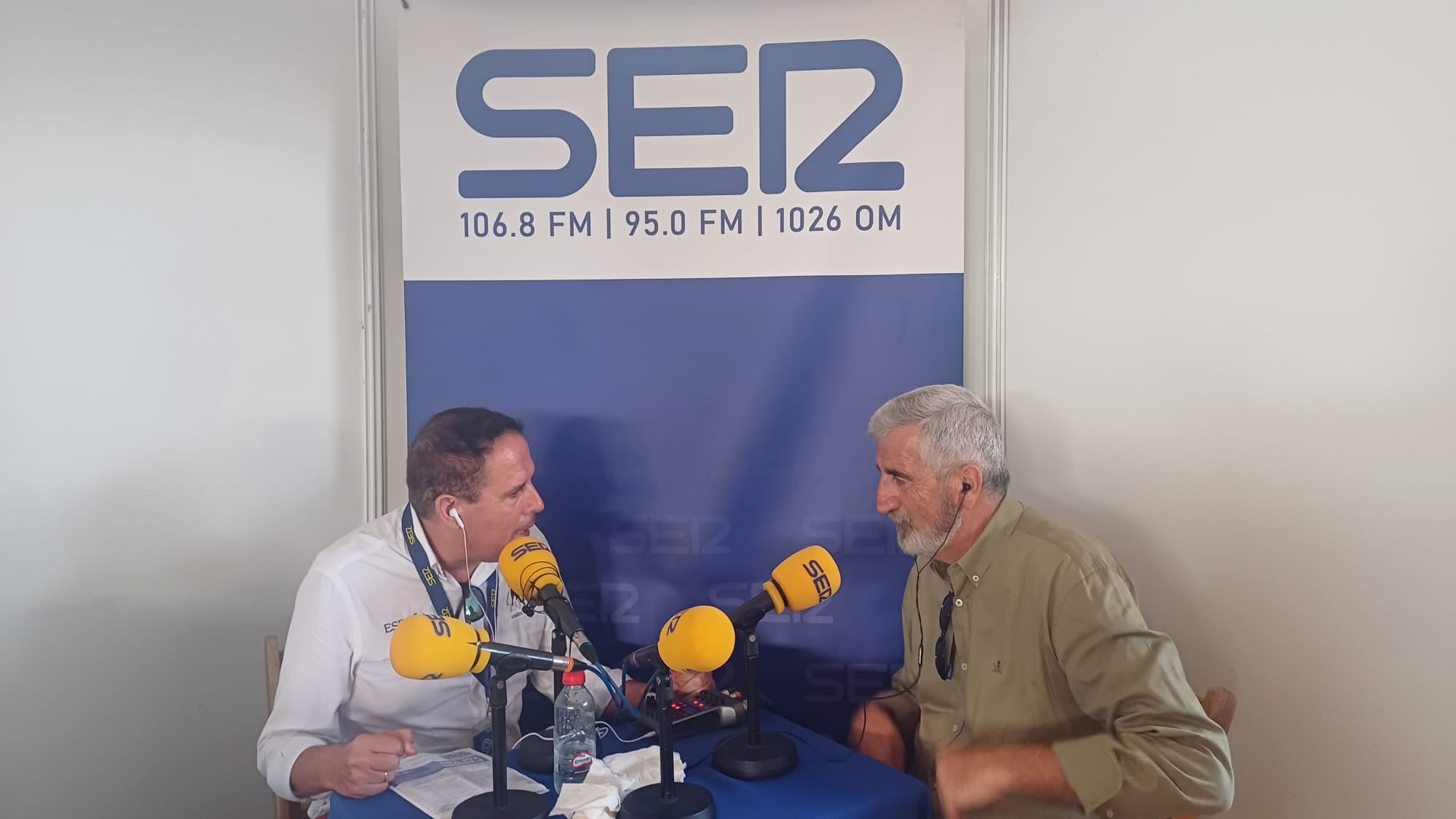 El alcalde de Chipiona, Luis Mario Aparcero, en los micrófonos de Radio Jerez