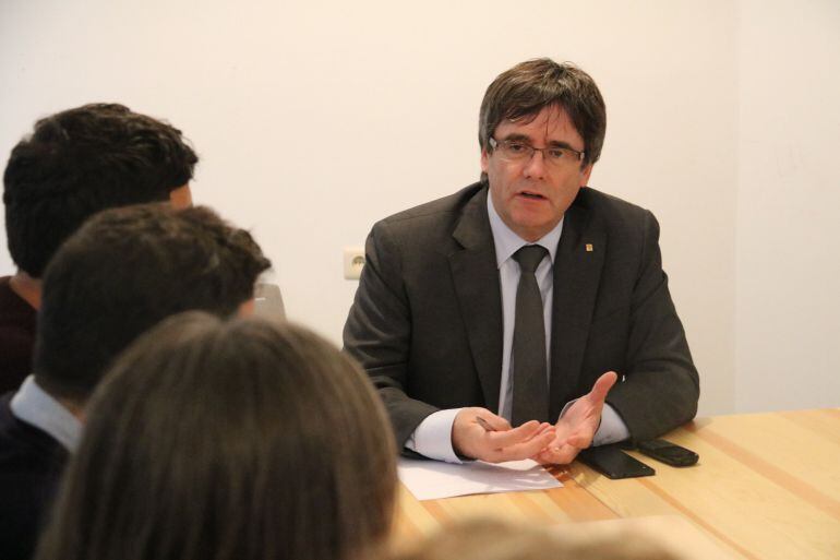 Carles Puigdemont durante una reunión en Bruselas