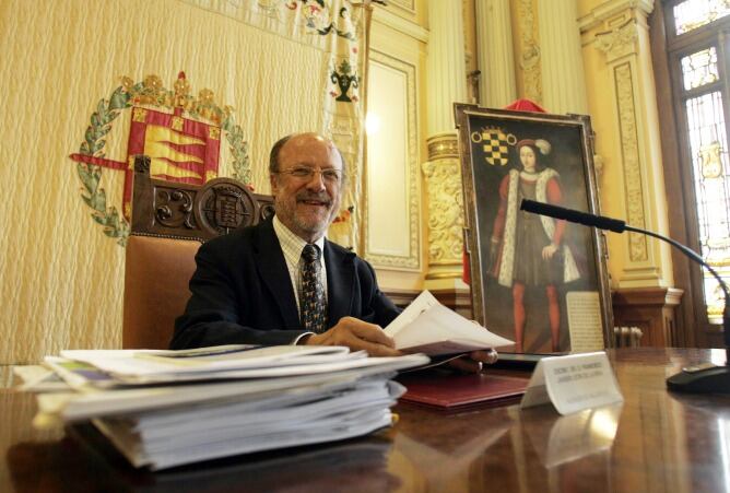 Javier León de la Riva, en una comparecencia ante los periodistas en el Ayuntamiento de Valladolid