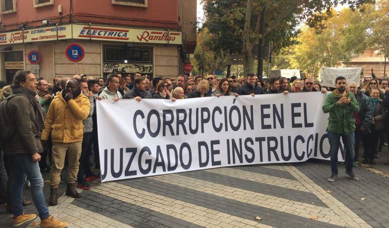 El CGPJ pide investigar quién convocó la manifestación frente al juzgado