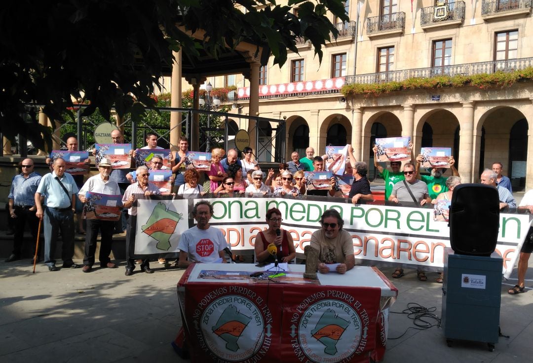 Representantes de varias organizaciones han presentado la Marcha en Tafalla