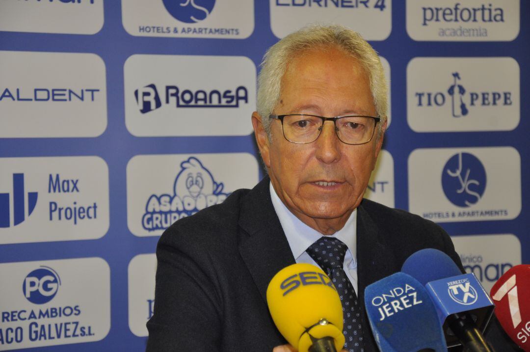 Rafael Coca durante una rueda de prensa en Chapín