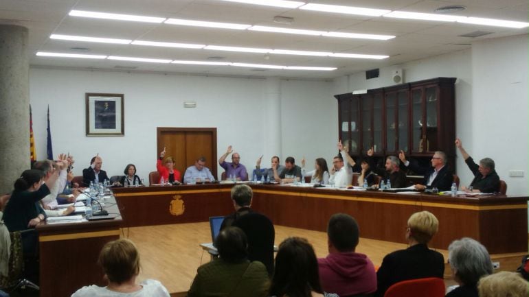 Compromís per Santa Pola en un momento en el pleno municipal