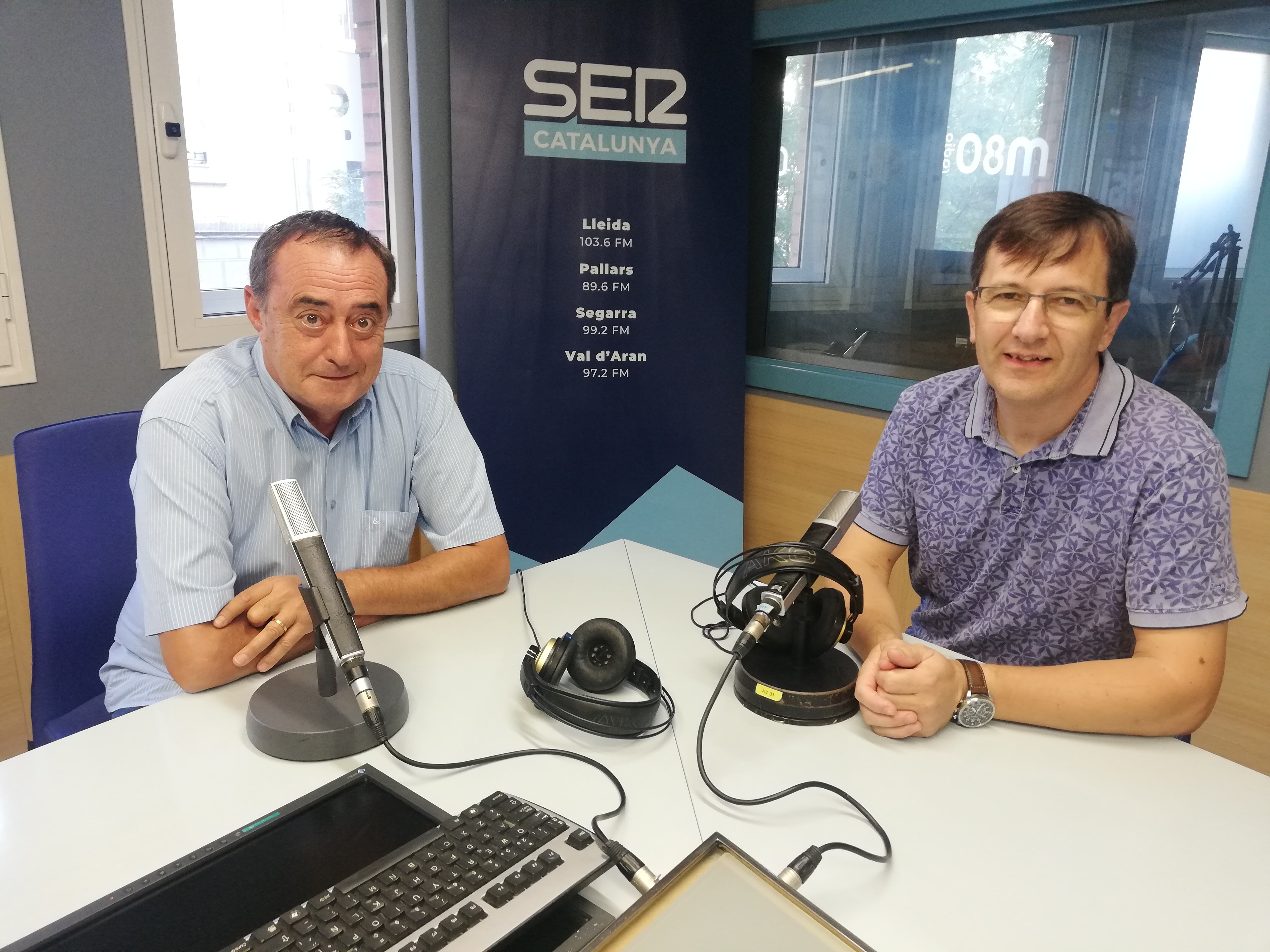 D'equerra a dreta: Francesc Moix, vicepresident de l'Associació Veïnal de Joc de la Bola i Antoni Vila, president de l'entitat. Foto: Ràdio Lleida.