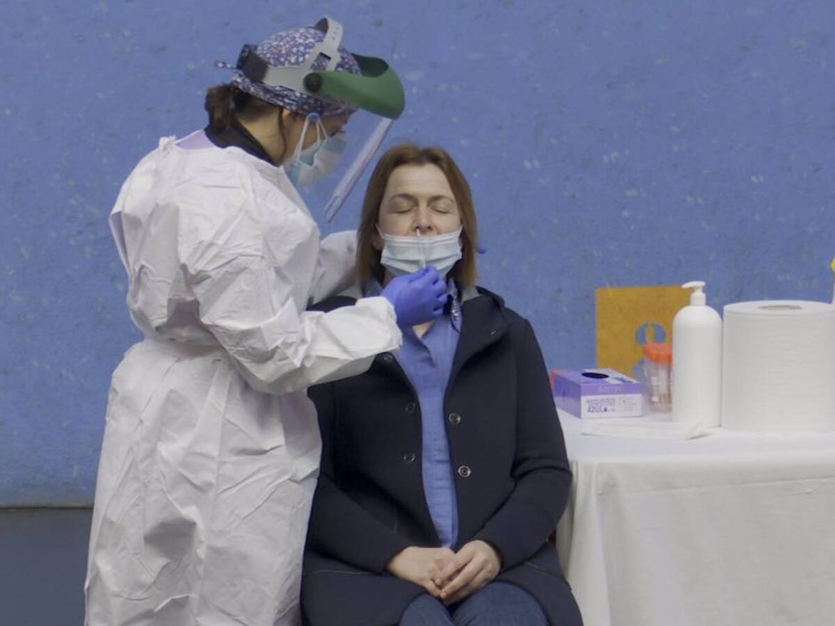 Sevilla dobla el número de contagios en un día con tres fallecidos más