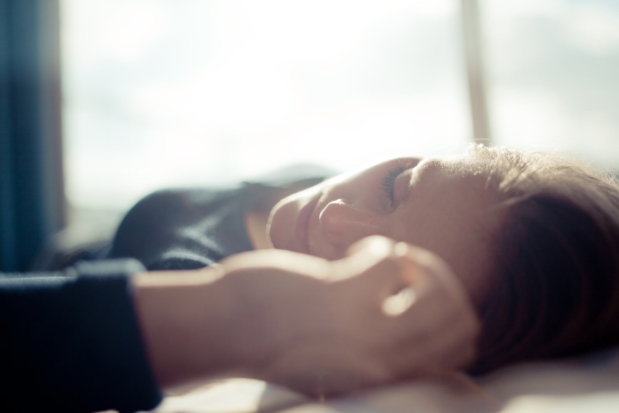 Las consecuencias del cambio horario son leves para la mayoría de la población sana, según los expertos.