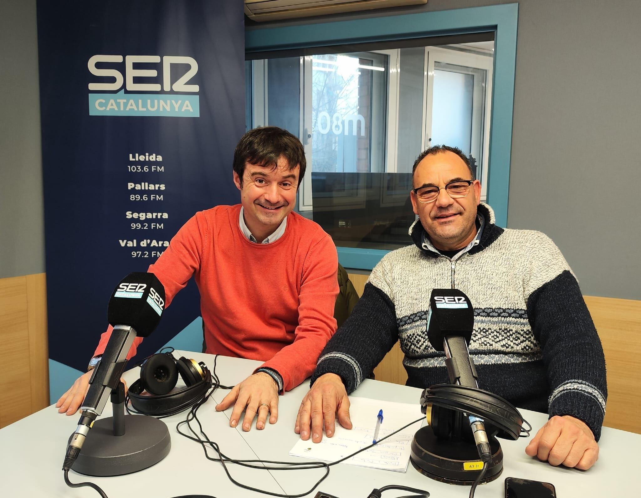 A l'esquerra, l'alcalde de Puigverd de Lleida, Josep Solsona, i l'alcalde de la Portella, Carles Català.