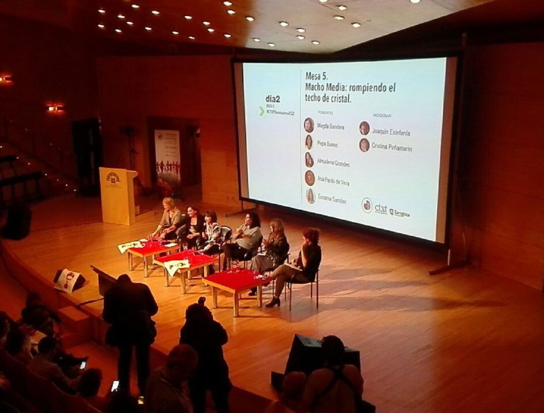 Mesa redonda sobre Periodismo en las I Jornadas Internacionales Feministas