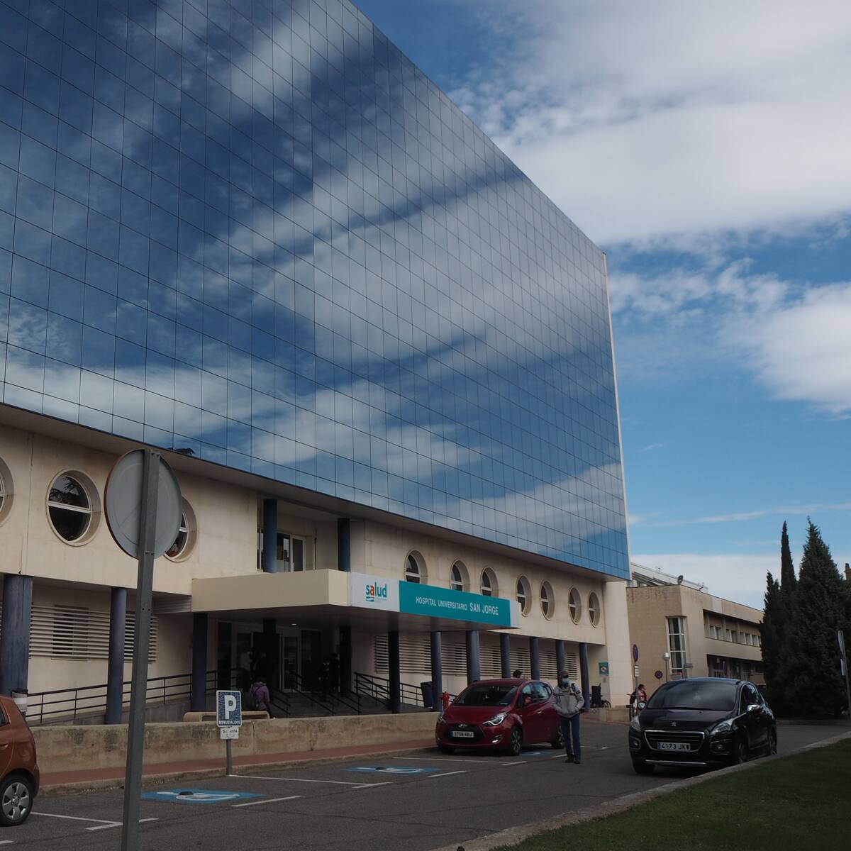 Contratación de emergencia de servicios de limpieza extraordinaria y de lavandería en los sectores sanitarios de Huesca y Barbastro