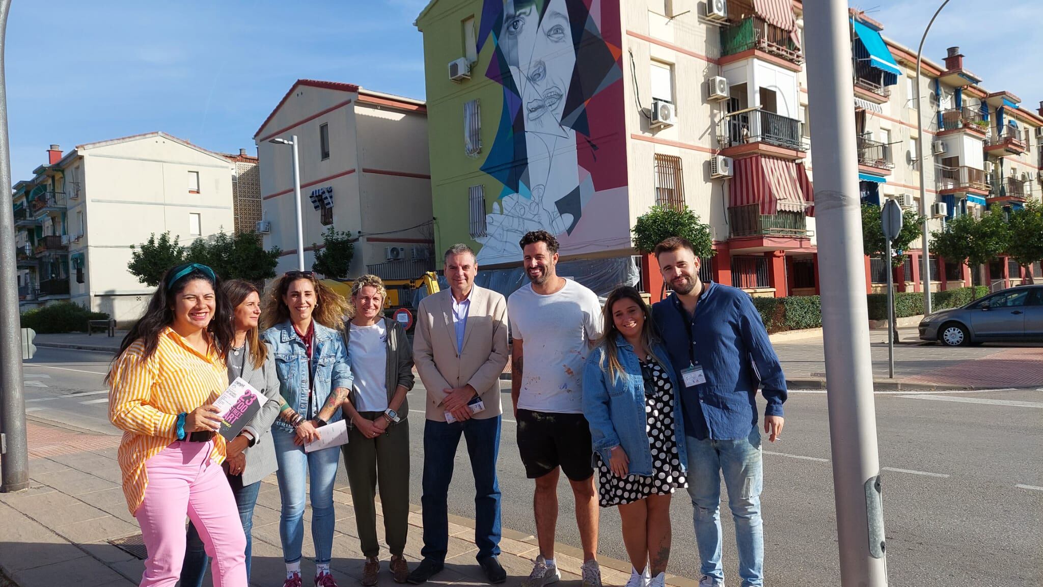 Visita institucional al Festival 23700 Arte Urbano en Linares.