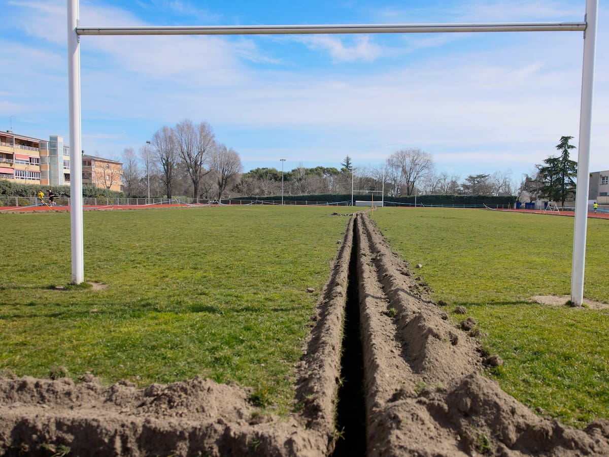 Las obras del sistema de riego del Polideportivo Martín Colmenarejo de Colmenar Viejo acabarán en dos meses