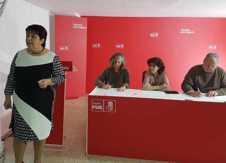 La alcaldesa Clara Luquero durante su intervención en la asamblea de su partido