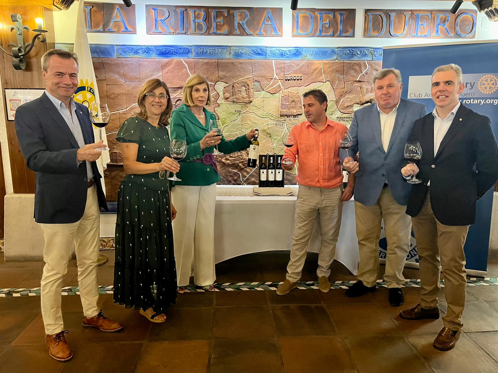 Presentación del vino seleccionado para la campaña