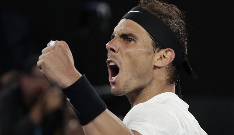 Rafa Nadal celebra un punto ante Grigor Dimitrov