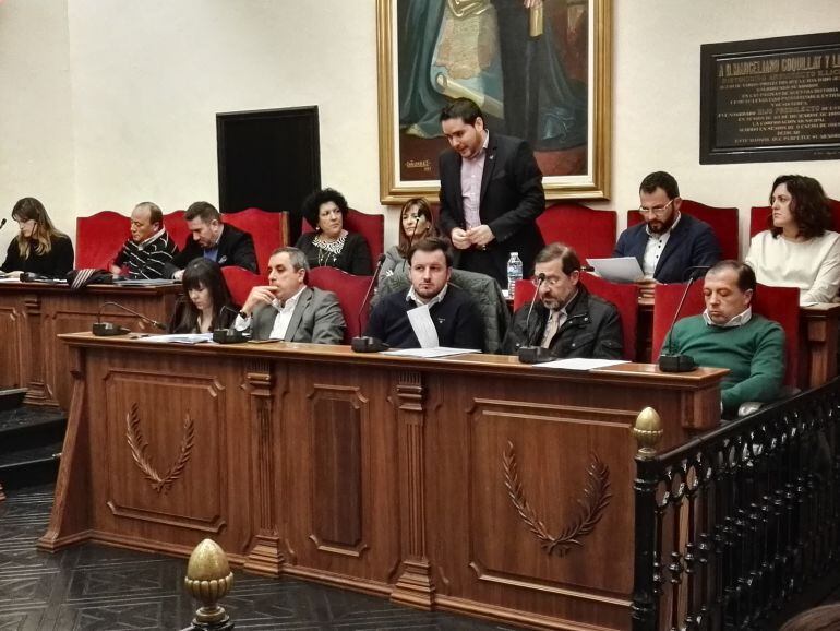 El portavoz de Ciudadanos, David Caballero, interviene en el pleno