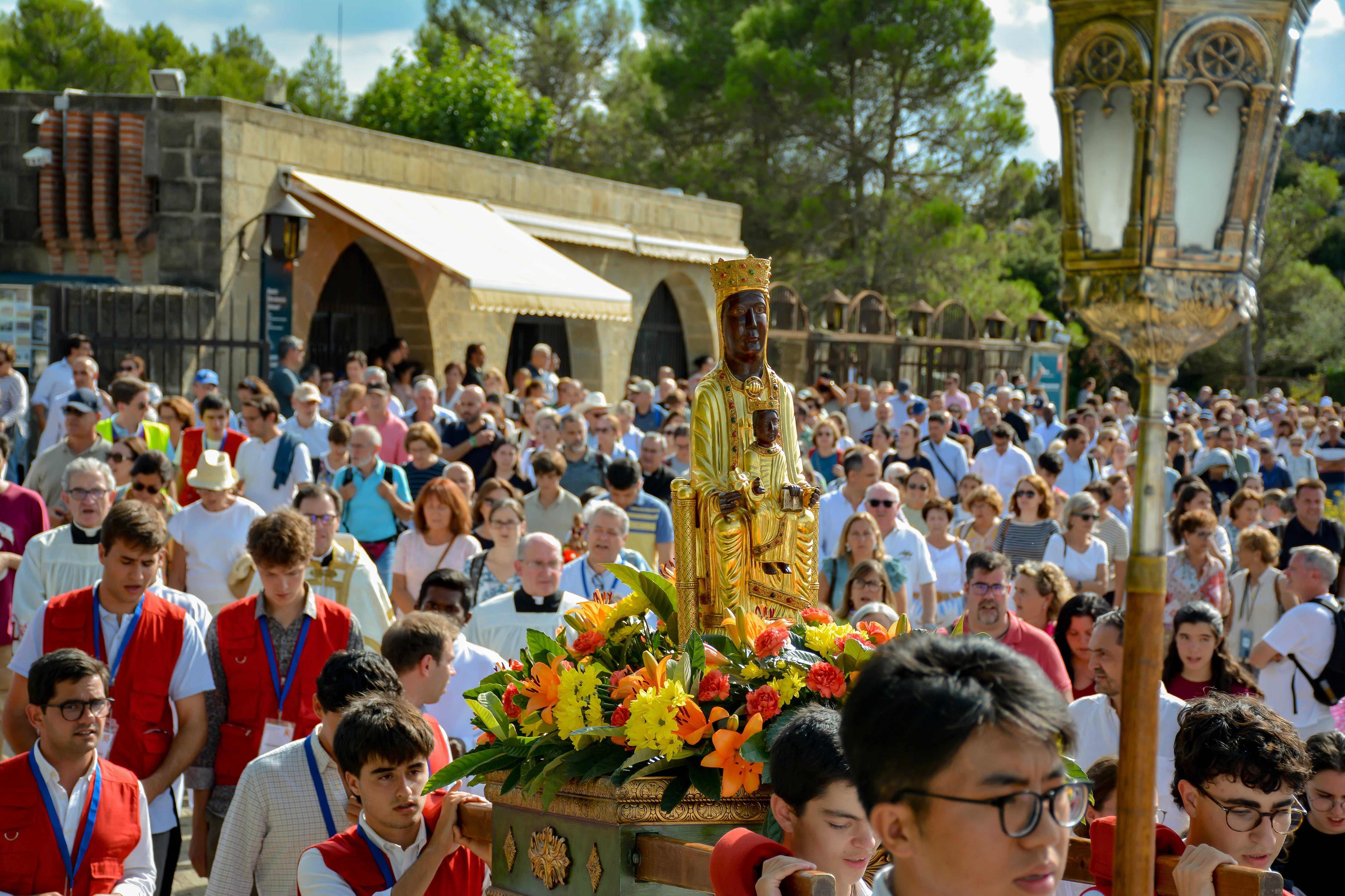 Rosario durante la 33 Jornada Mariana de la Familia en Torreciudad