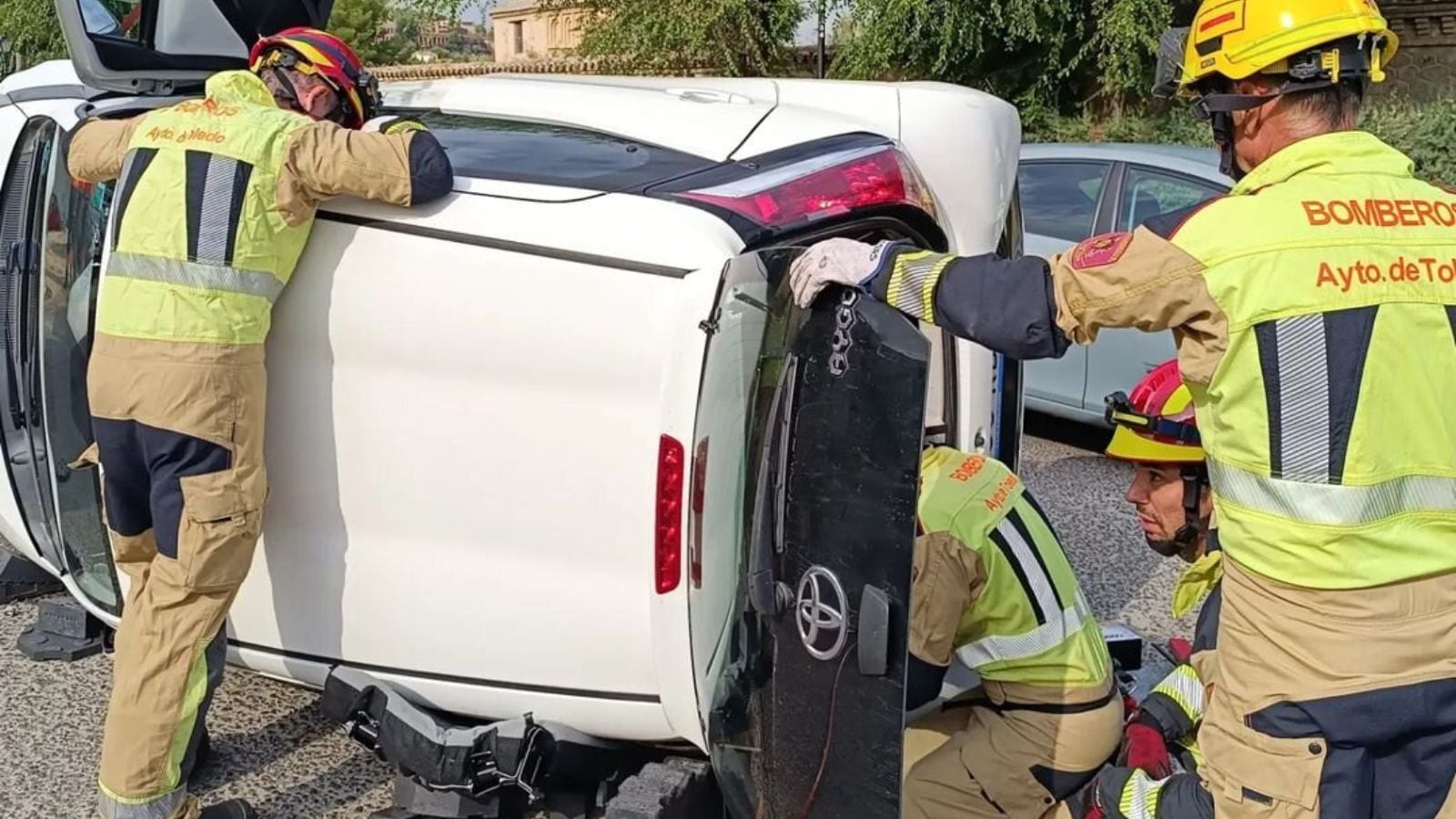 Imagen del estado en el que ha quedado uno de los vehículos implicados en el accidente de tráfico en la Avenida Más del Ribero de Toledo