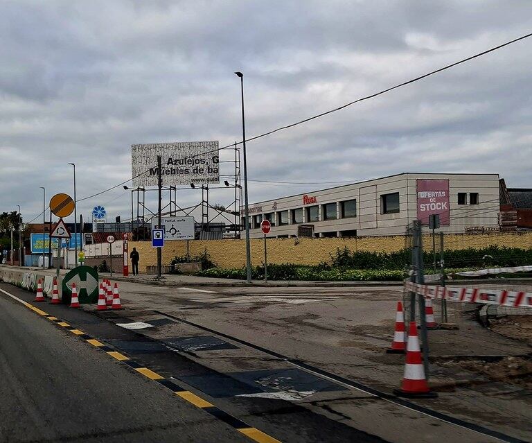 La ampliación de la vía de servicio mejorará la entrada al barrio de La Laguna de Parla