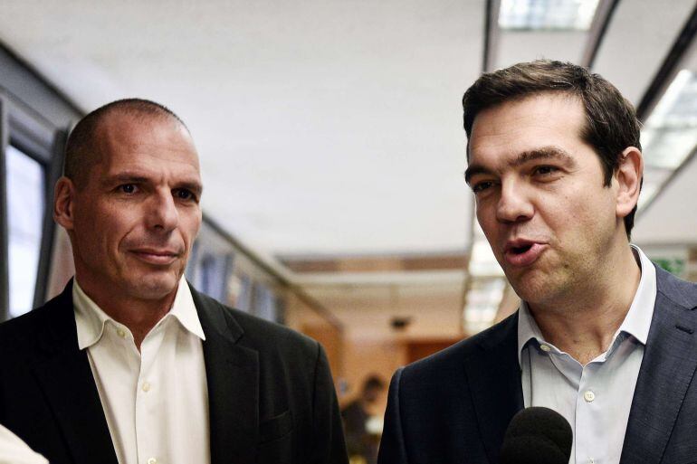 El Primer ministro griegro, Alexis Tsipras, y el ministro de Finanzas, Yanis Varoufakis, el pasado 27 de mayo