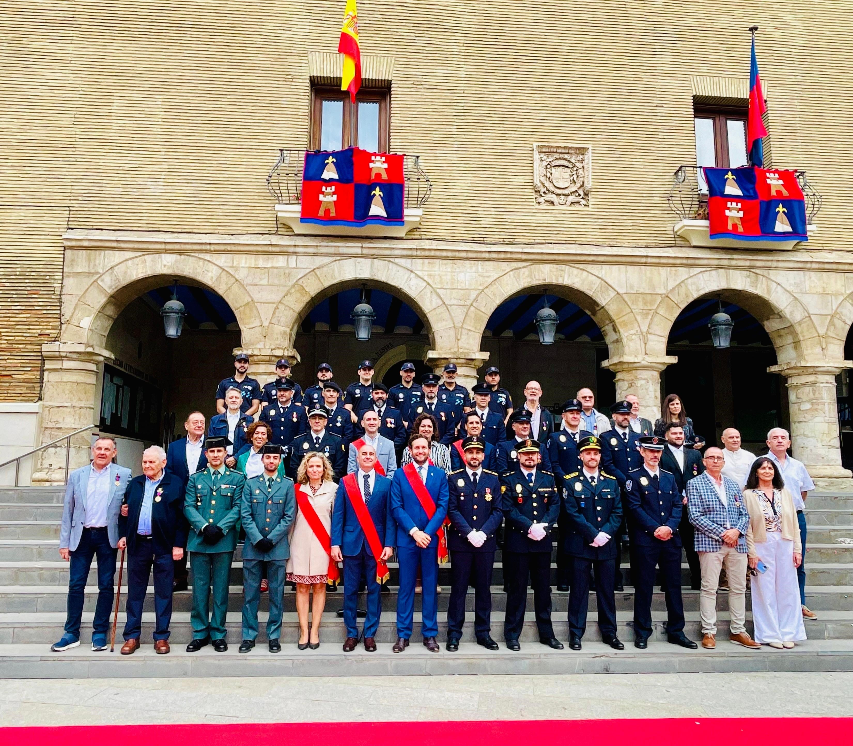 Foto de familia de todos los que participaron en la celebración