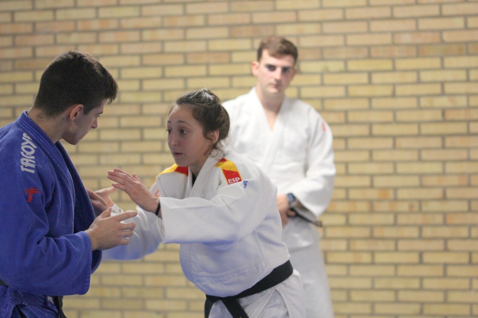 La judoca Mireia Lapuerta participó en una actividad del Club Escuela Ibón