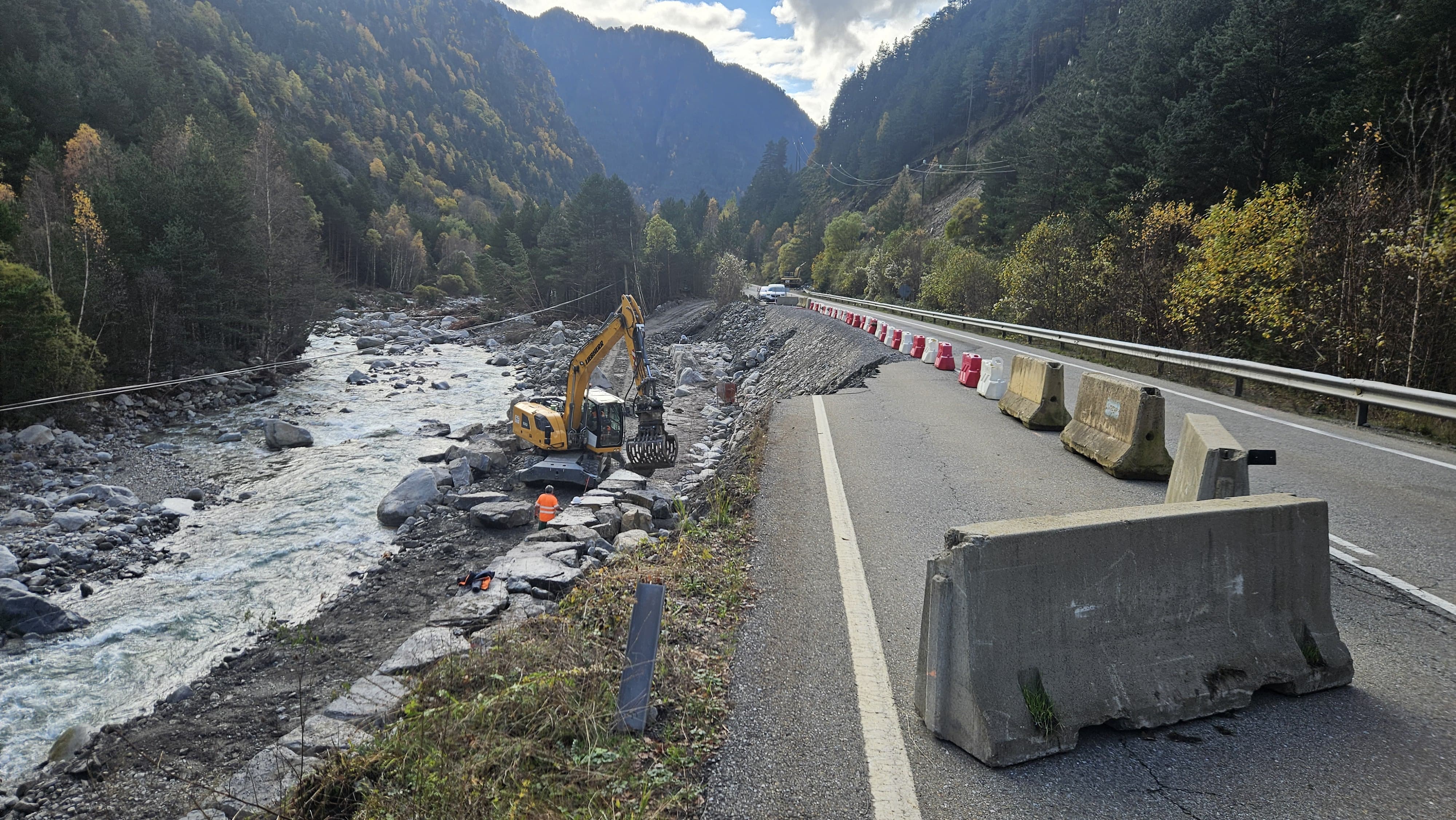 Obras A-138 a la altura de Parzán. Foto: Ángel Altemir.