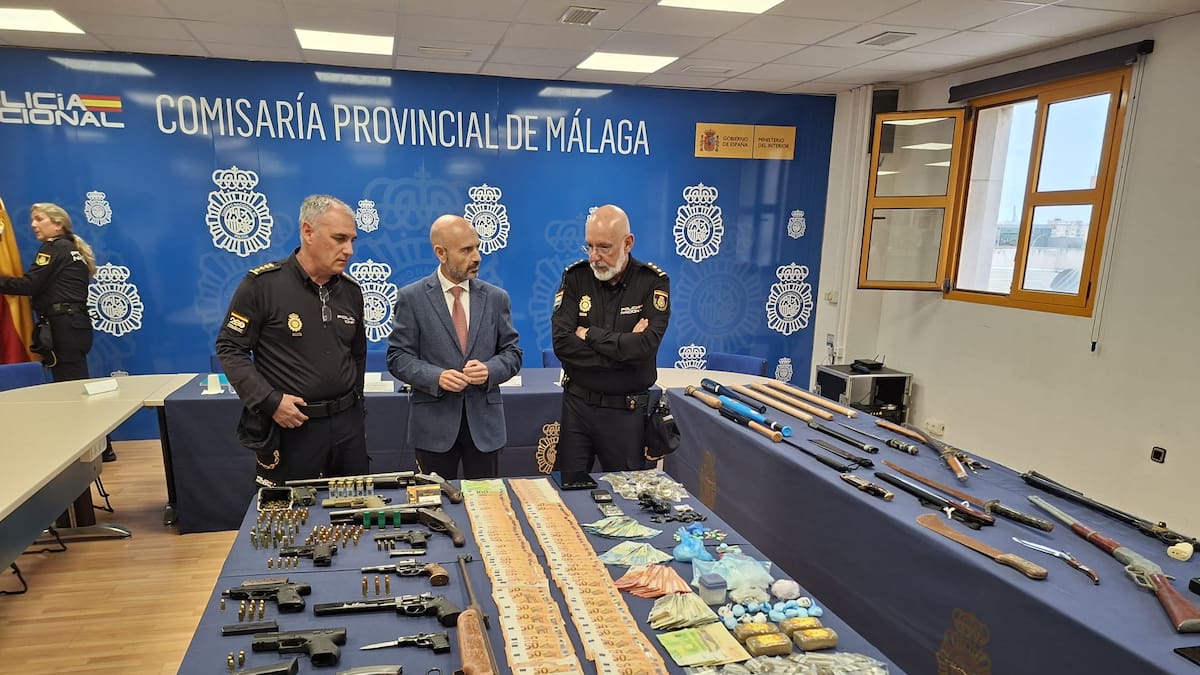 Operación 'Corralones' en la Trinidad de Málaga: 24 detenidos, armas de guerra y dos clanes desarticulados