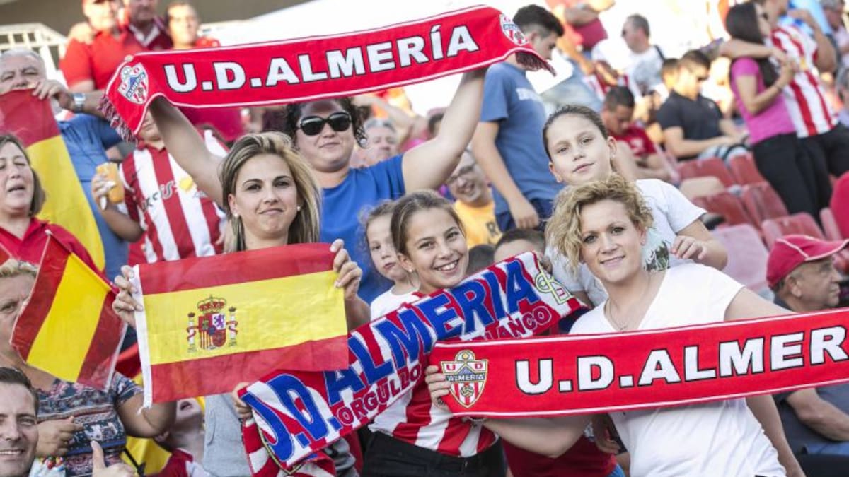 El Almería quiere jugar con 12 el sábado ante la Cultural