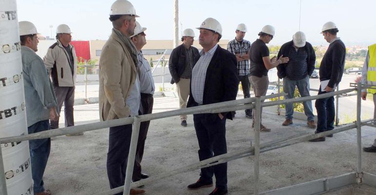 El alcalde de Paracuellos de Jarama ha visitado las obras del edificio multidisciplinar