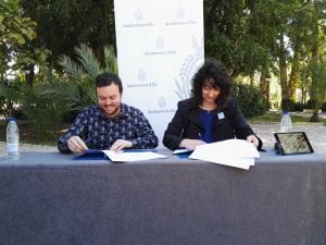 Firma del convenio entre el Ayuntamiento y Glen Biotech