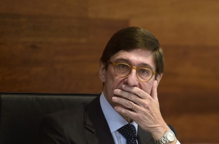 Executive chairman of Bankia Jose Ignacio Goirigolzarri gives a press conference to announce the bank&#039;s results annual report in Madrid on February 28, 2015. Bankia, that is still majority-owned by the state, reported net profit of x80747 million ($836 mi