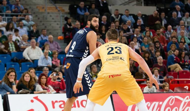 Ioanis Bourousis volvió a brillar en el Buesa Arena y terminó con 21 de valoración.