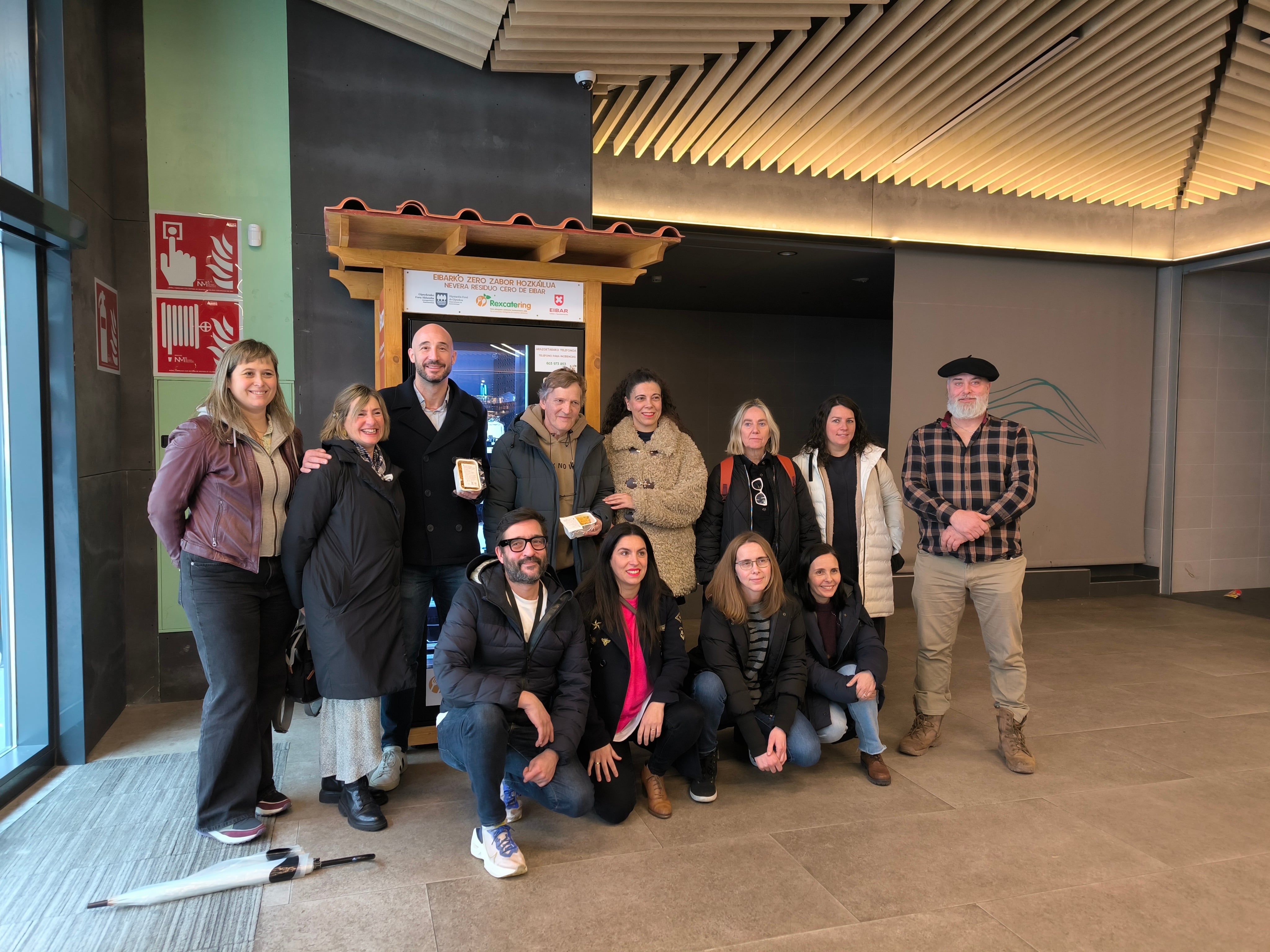 Una de las nuevas máquinas expendedoras de Errebal