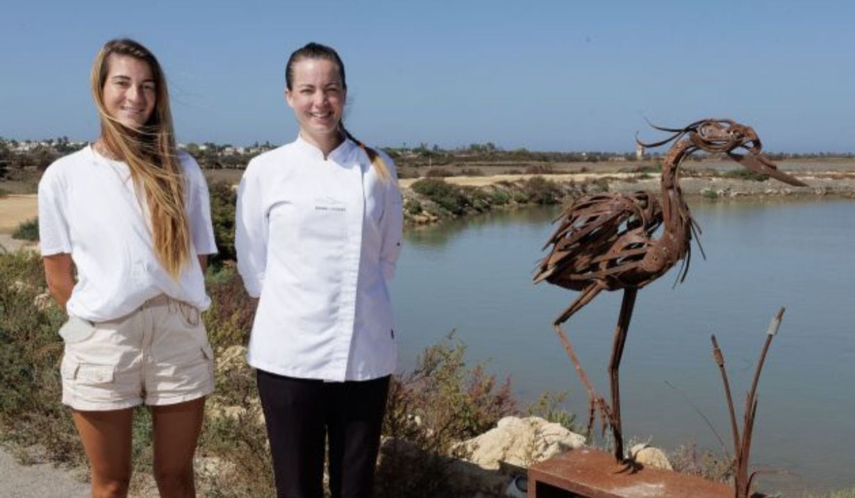 Isabel y Ángeles Chozas de Salinas Santa Teresa