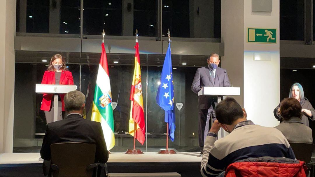 Rueda de prensa en Riojaforum del ministro José Luis Ábalos y la presidenta del Gobierno riojano, Concha Andreu.